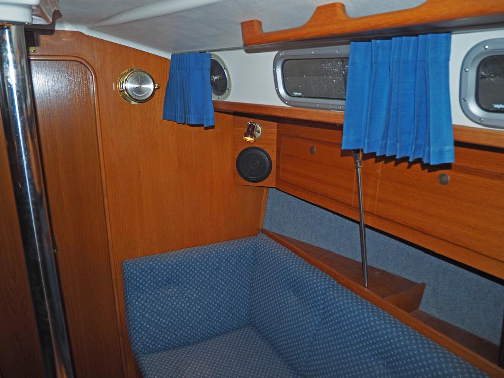 Saloon, Accommodation